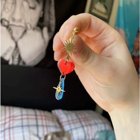 honey hearted baby valentines earrings - Picture 4 of 8